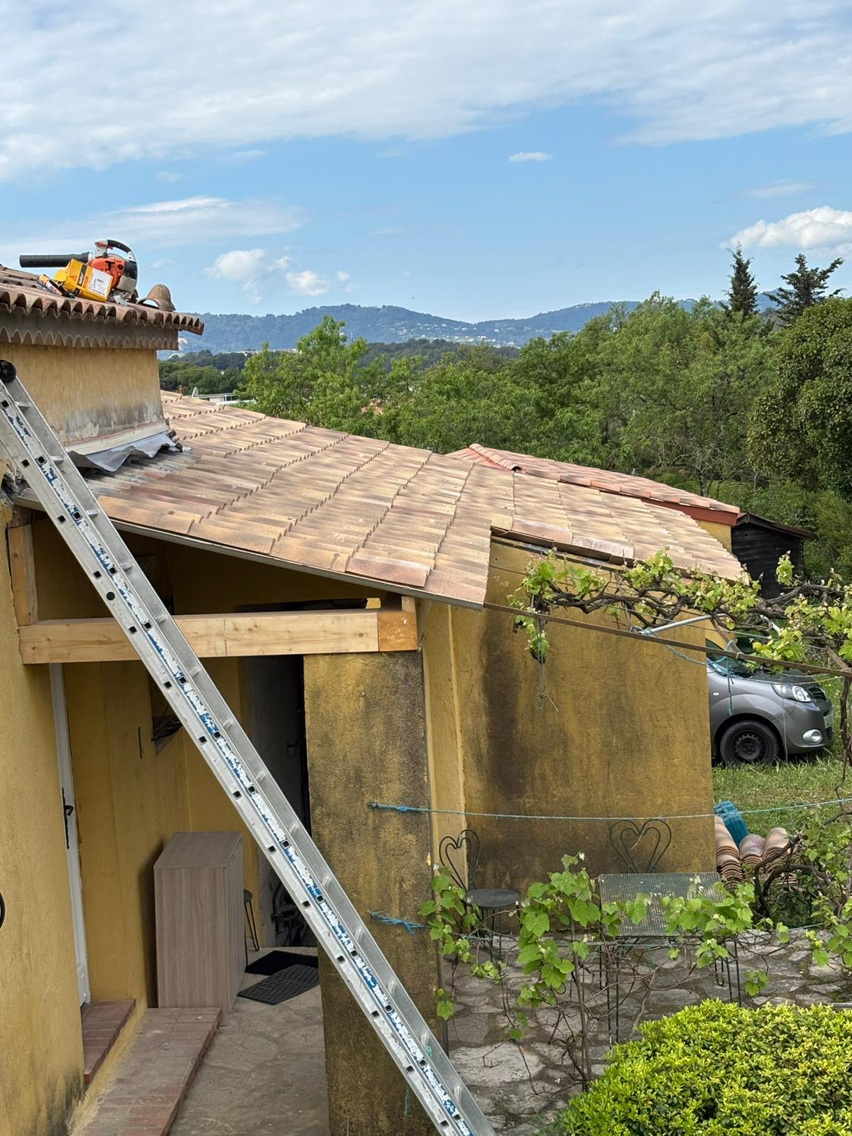 Charpente neuve et pose de tuiles à Mougins